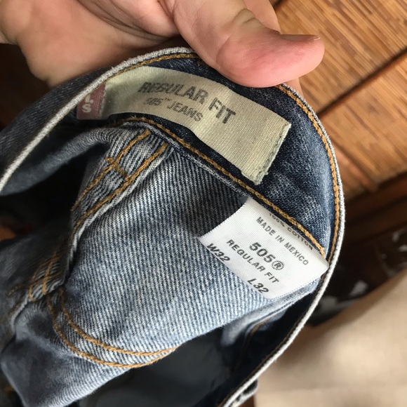 Vintage Levi’s 505 distressed denim shorts - Picture 3 of 6